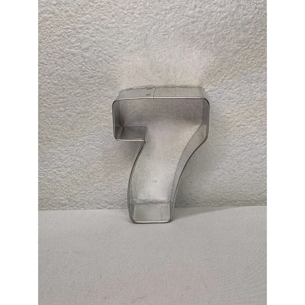 Ann Clark number 7 Cookie Cutter, Made in Usa Kitchen Tool Baking NWT